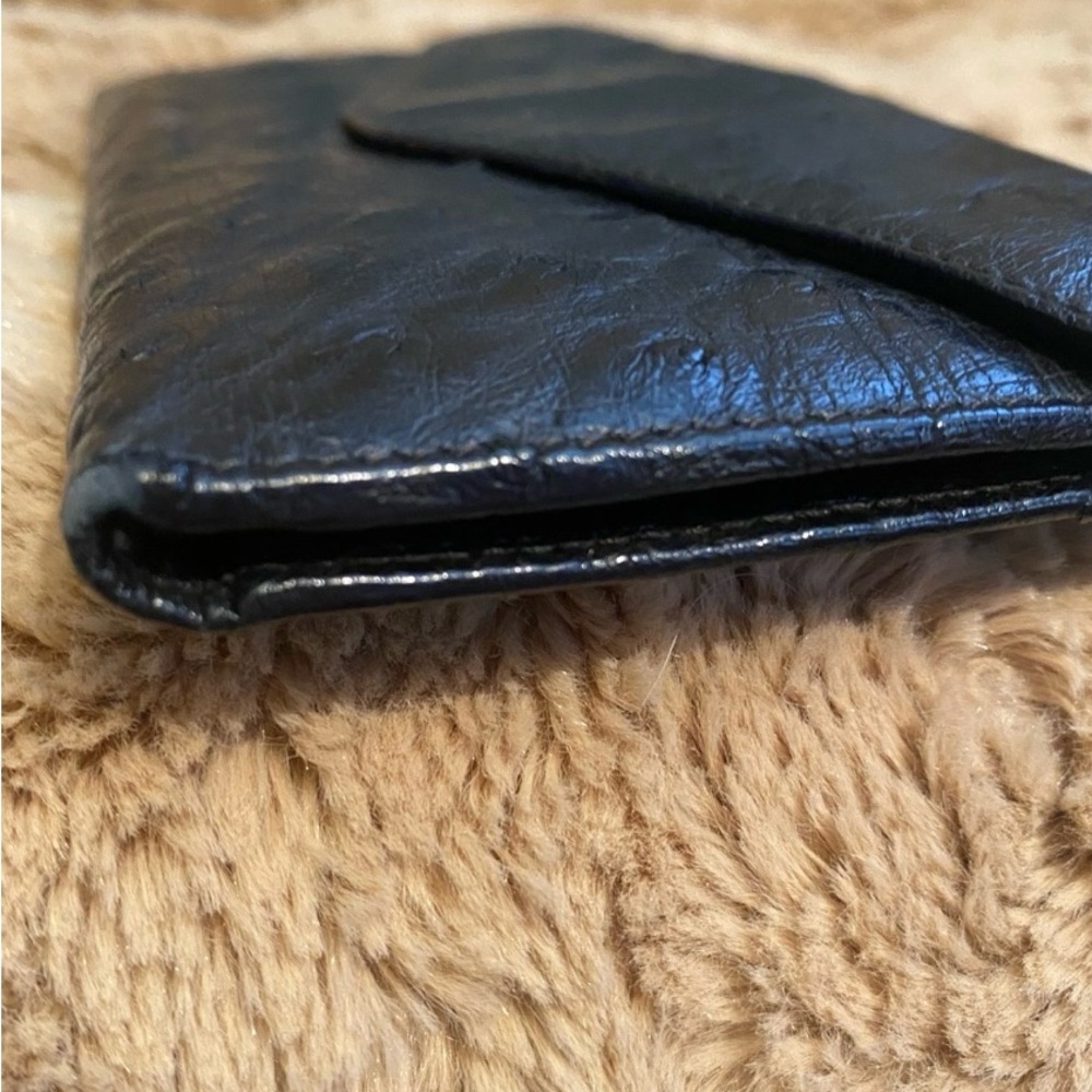 SOLD! Vintage Gucci Black Genuine Ostrich Leather Wallet with Gold-Tone Logo - Picture 5 of 12